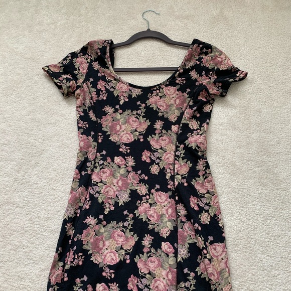 Dress - Picture 1 of 1